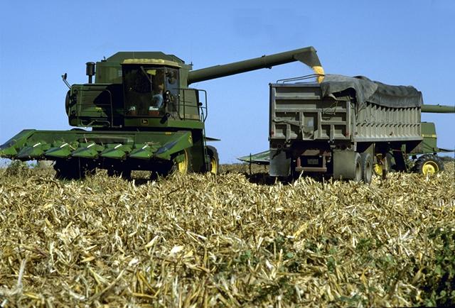 Rice Thresher (Tractor-Powered)